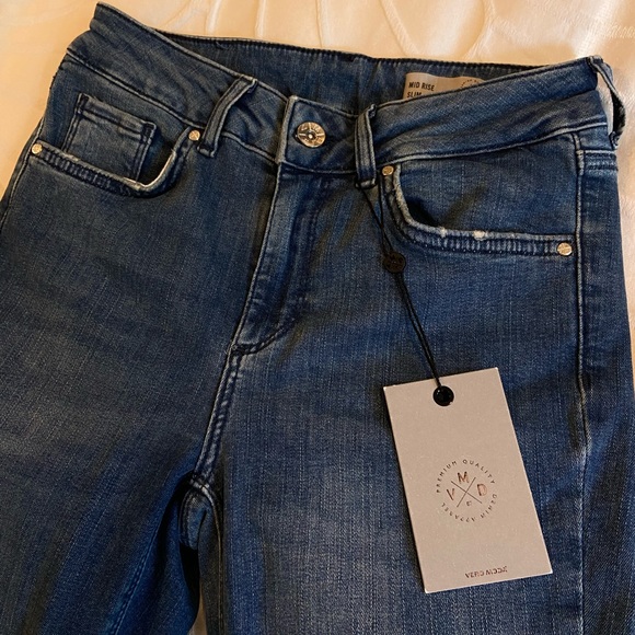 Vero Moda Mid Rise Slim Jeans - Picture 2 of 6